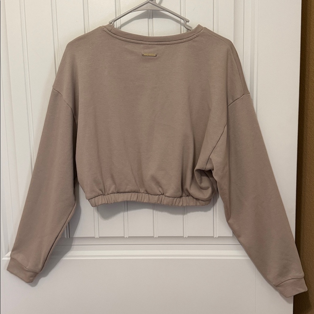Gymshark Cropped Sweatshirt Taupe Elastic Waist Workout Pullover Size Medium - Picture 4 of 6